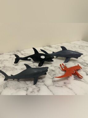 Free/ Toys sharks 🦈
